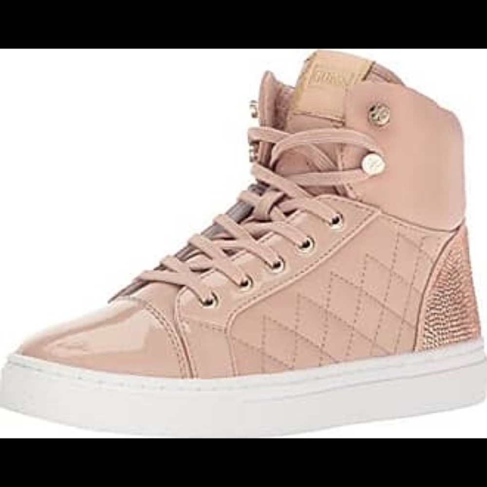Selling my Guess Women's Janis4 Sneaker